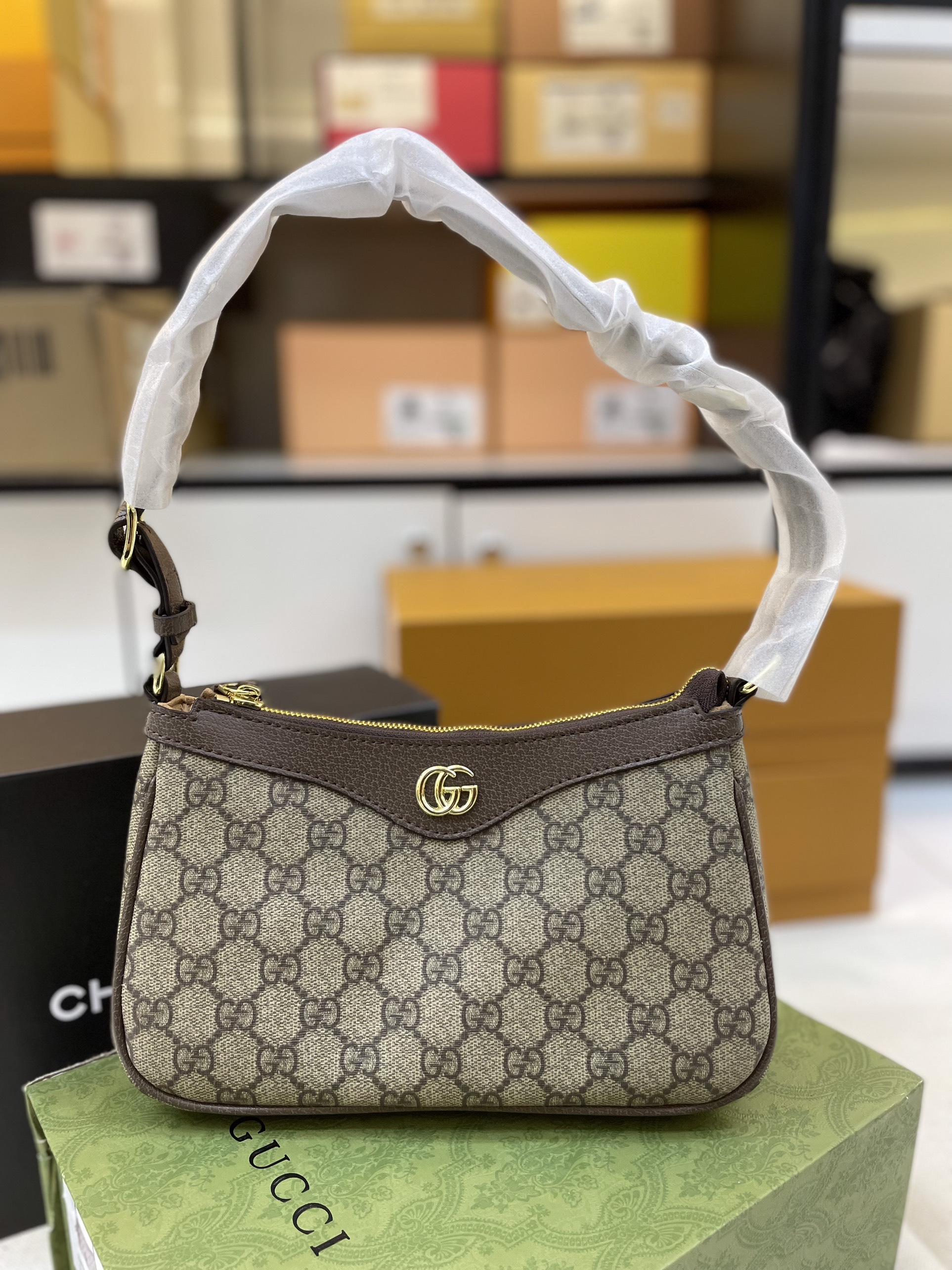 Túi Xách Gucci Ophidia GG Super Canvas Shoulder In Brow Gold Lock Size 24cm
